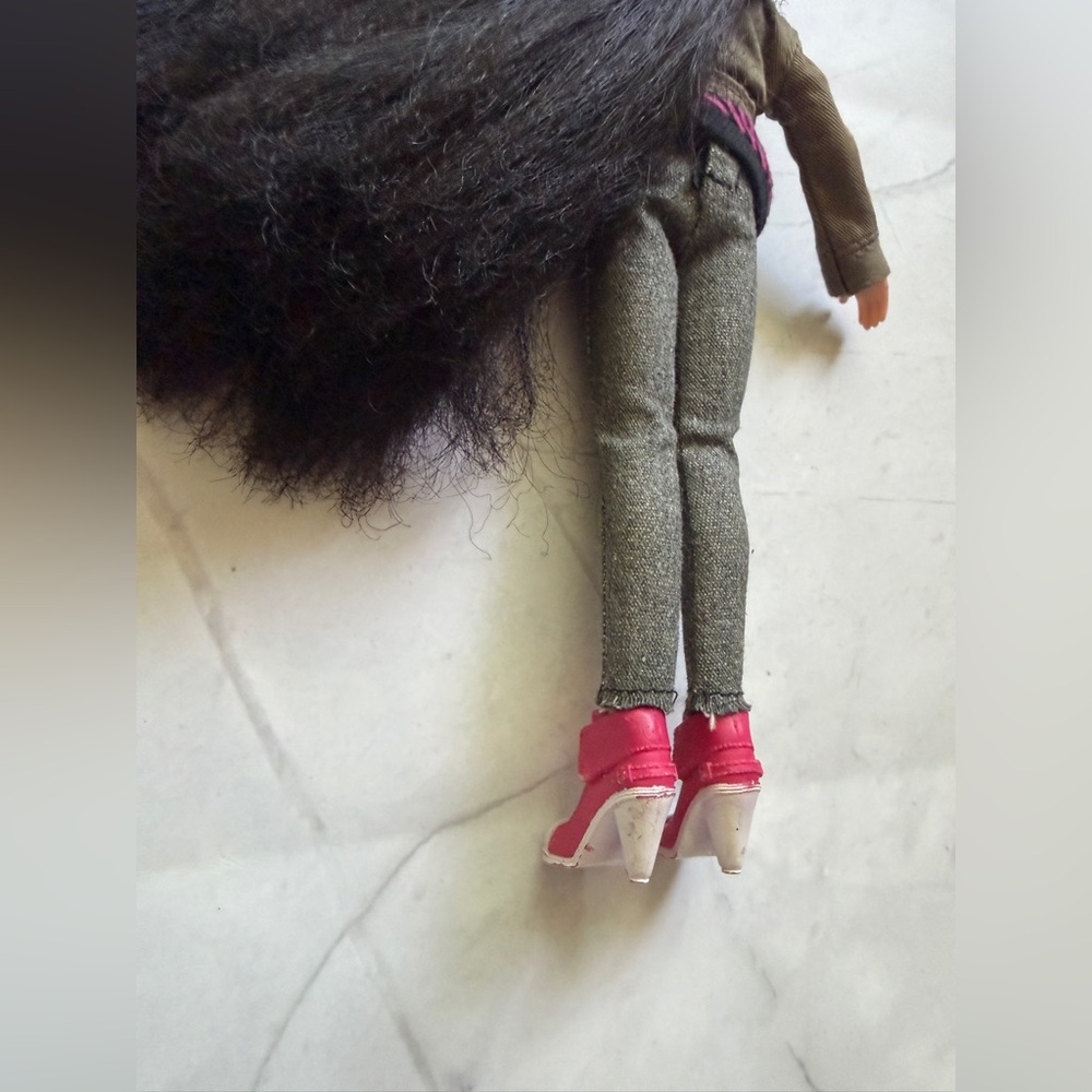 BRATZ DOLL - Picture 6 of 6